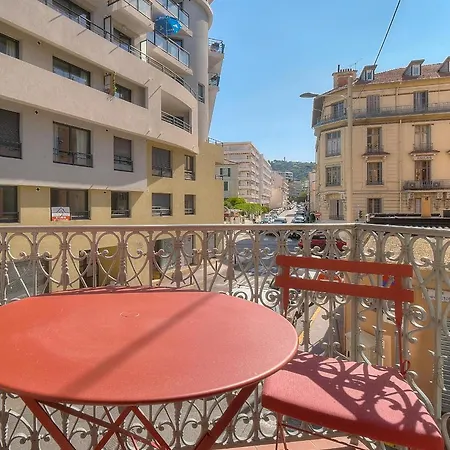 Superb 2 Bedrooms, 1 Sofabed 3p1 By Rivaevent