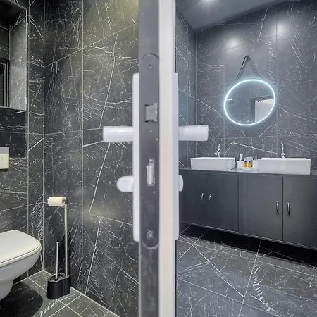 Superb 2 Bedrooms, 1 Sofabed 3p1 By Rivaevent *