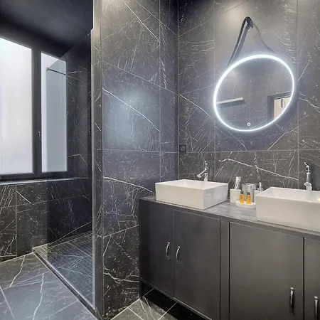 Daire Superb 2 Bedrooms, 1 Sofabed 3p1 By Rivaevent *